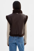 LA MARQUE DUA REVERSIBLE SHERPA VEST