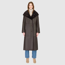 HISO  MELONI CHOCOLATE SHEARLING COAT