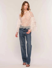 CYNTHIA BLOUSE BY HEARTLOOM SPRING 25