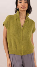 CHARLI LEIGH SLEEVELESS ZIP CARDIGAN