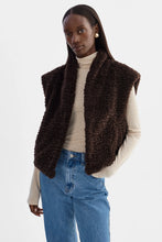 LA MARQUE DUA REVERSIBLE SHERPA VEST