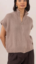 CHARLI LEIGH SLEEVELESS ZIP CARDIGAN