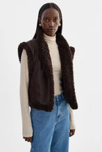 LA MARQUE DUA REVERSIBLE SHERPA VEST