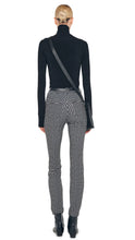 NORMA KAMALI SLIM FIT LONG SLEEVE TURTLE TOP SHORT