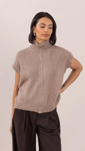 CHARLI LEIGH SLEEVELESS ZIP CARDIGAN