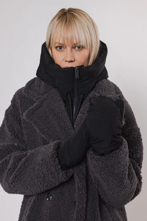 TABITA HOOD COLLAR BY RINO E PELLE FALL 24 HOLIDAY