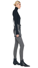 NORMA KAMALI SLIM FIT LONG SLEEVE TURTLE TOP SHORT