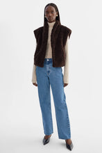 LA MARQUE DUA REVERSIBLE SHERPA VEST