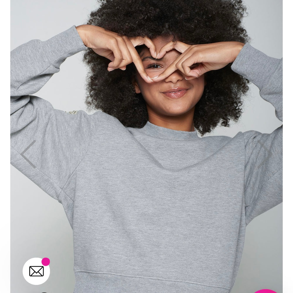 GREY SWEATSHIRT WITH OPEN HEART BY VILAGALLO FALL 25