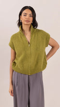 CHARLI LEIGH SLEEVELESS ZIP CARDIGAN