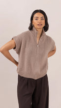 CHARLI LEIGH SLEEVELESS ZIP CARDIGAN