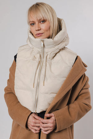 TABITA HOOD COLLAR BY RINO E PELLE FALL 24 HOLIDAY