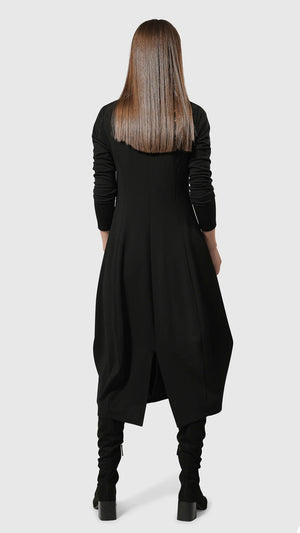 ESSENTIAL POCKETS COCOON DRESS, BLACK BY ALEMBIKA FALL 23 HOLIDAY