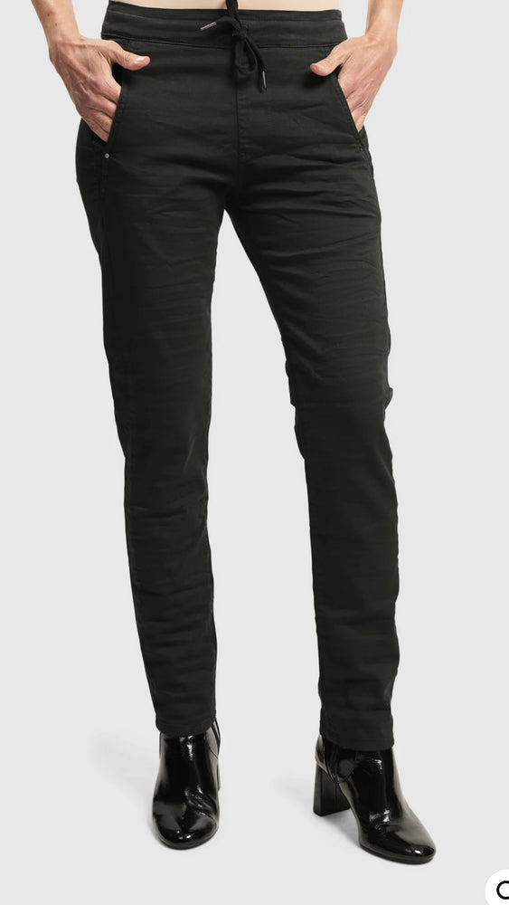 
            
                Load image into Gallery viewer, ICONIC JEANS DESIRES, BLACK BY ALEMBIKA FALL 23
            
        