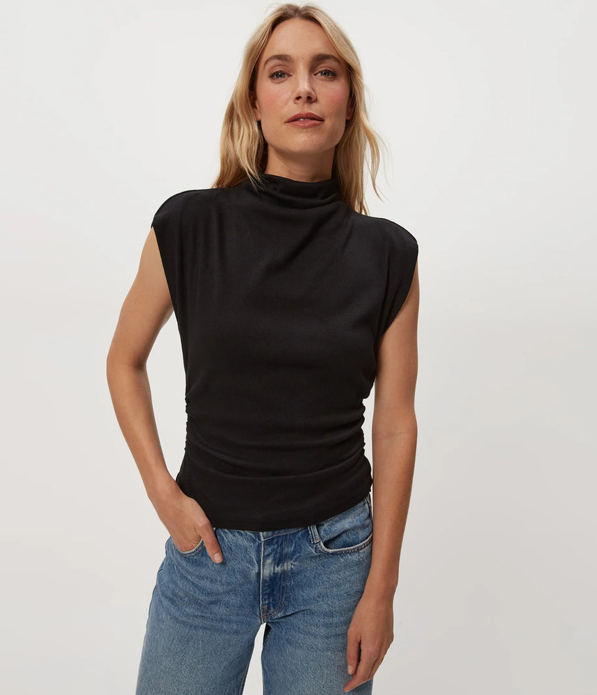 AMARA POWER SHOULDER TEE FALL 25