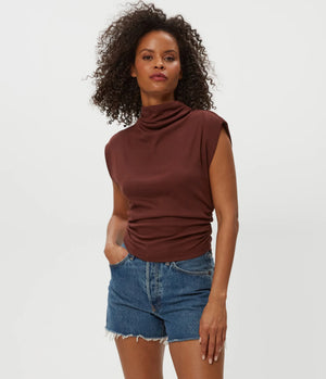 AMARA POWER SHOULDER TEE FALL 25