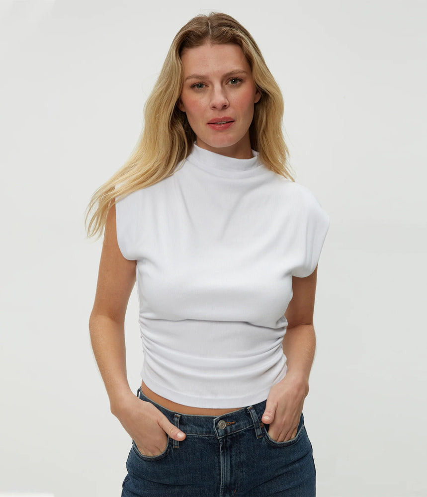 AMARA POWER SHOULDER TEE FALL 25