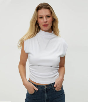 AMARA POWER SHOULDER TEE FALL 25