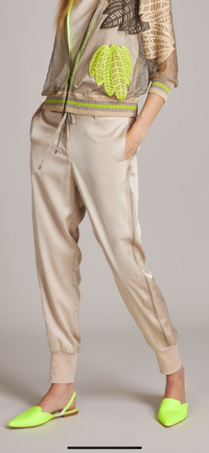EASY SATIN JOGGER BY TRICOT CHIC SPRING 24