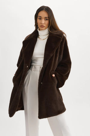 LINNEA COAT IN CHOCOLATE BY LAMARQUE FALL 23
