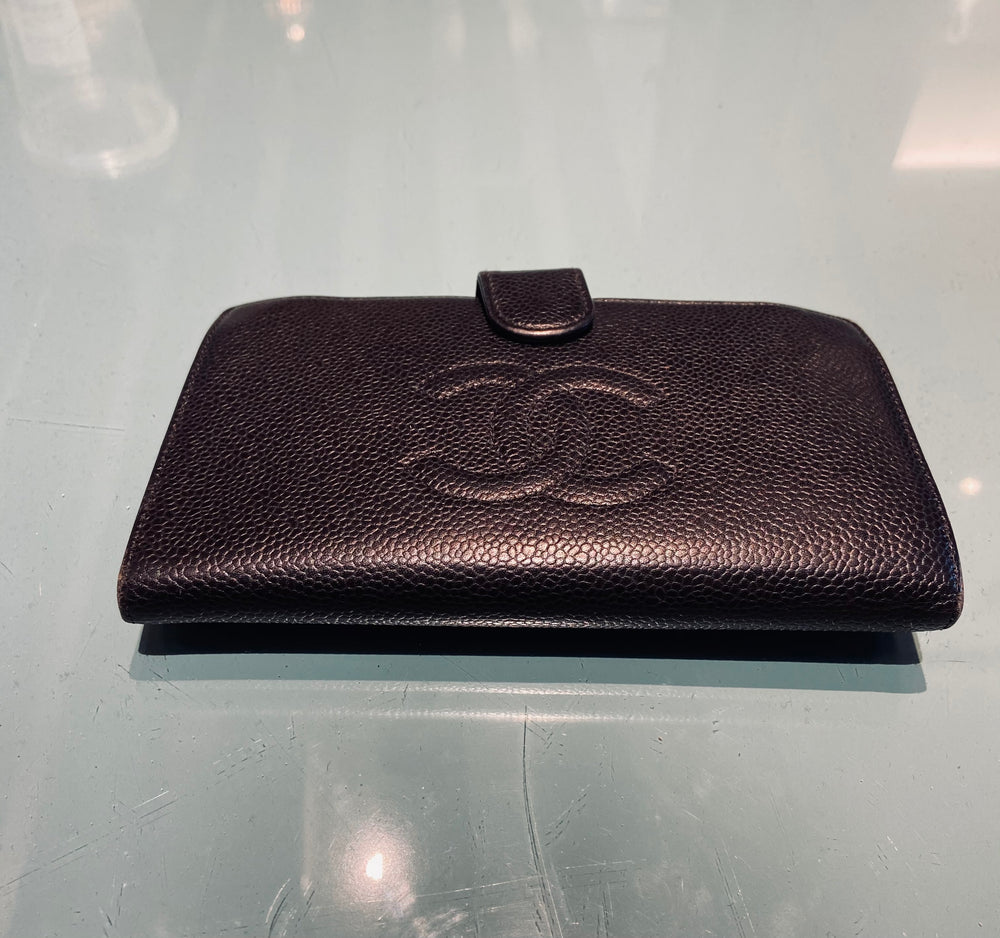 CHANEL VINTAGE PRE OWNED WALLET FALL 23