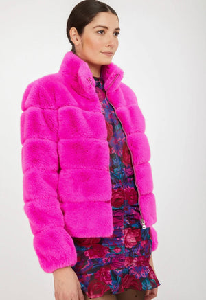 JODI FUSCHIA FAUX FUR COAT FALL 23 HOLIDAY