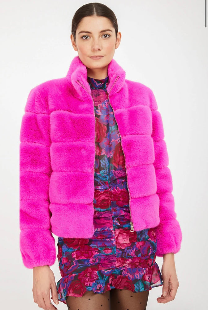 JODI FUSCHIA FAUX FUR COAT FALL 23 HOLIDAY